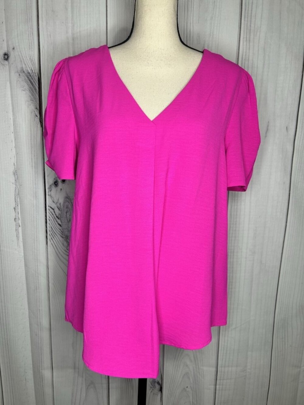 NWT Jodifl Women's Blouse Sz M Hot Pink Short Sleeves V Neck NEW Lightweight